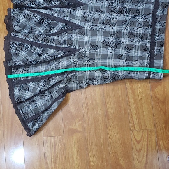 Skirt Size 10 - Picture 9 of 9